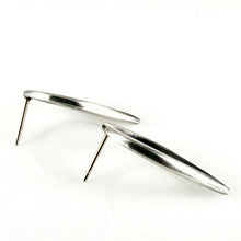 Load image into Gallery viewer, sapphire petal earrings