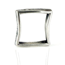 Load image into Gallery viewer, diamond hourglass band princess