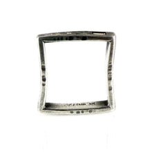 Load image into Gallery viewer, diamond hourglass band baguette