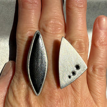 Load image into Gallery viewer, ceramic double leaf box ring