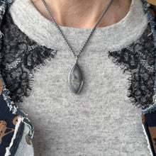 Load image into Gallery viewer, ceramic leaf pendant