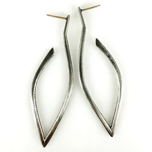 Load image into Gallery viewer, skinny leaf earrings