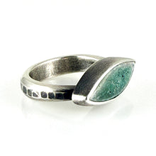 Load image into Gallery viewer, ceramic leaf ring
