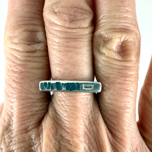 Load image into Gallery viewer, diamond hourglass band baguette
