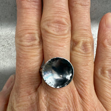 Load image into Gallery viewer, diamond circle nest ring