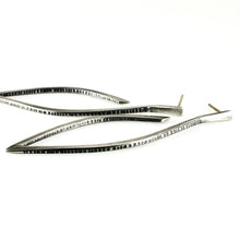 Load image into Gallery viewer, skinny leaf earrings