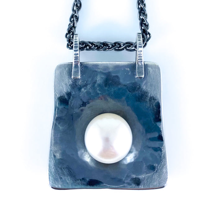 pearl nest pendant