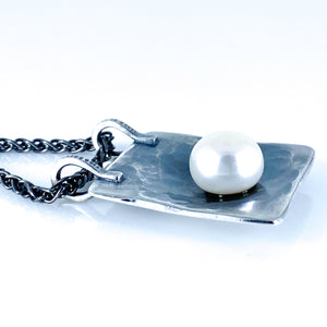 pearl nest pendant