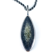 Load image into Gallery viewer, ceramic leaf pendant