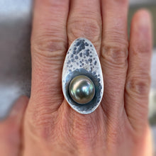 Load image into Gallery viewer, tahitian pearl seed pod ring