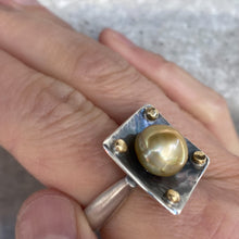 Load image into Gallery viewer, golden south sea pearl ring