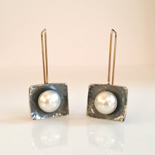 Load image into Gallery viewer, pearl nest earrings