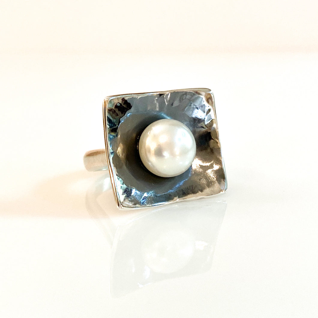 pearl nest square ring