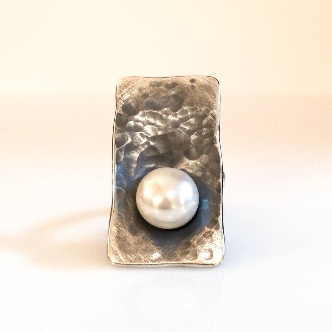 pearl nest rectangle ring